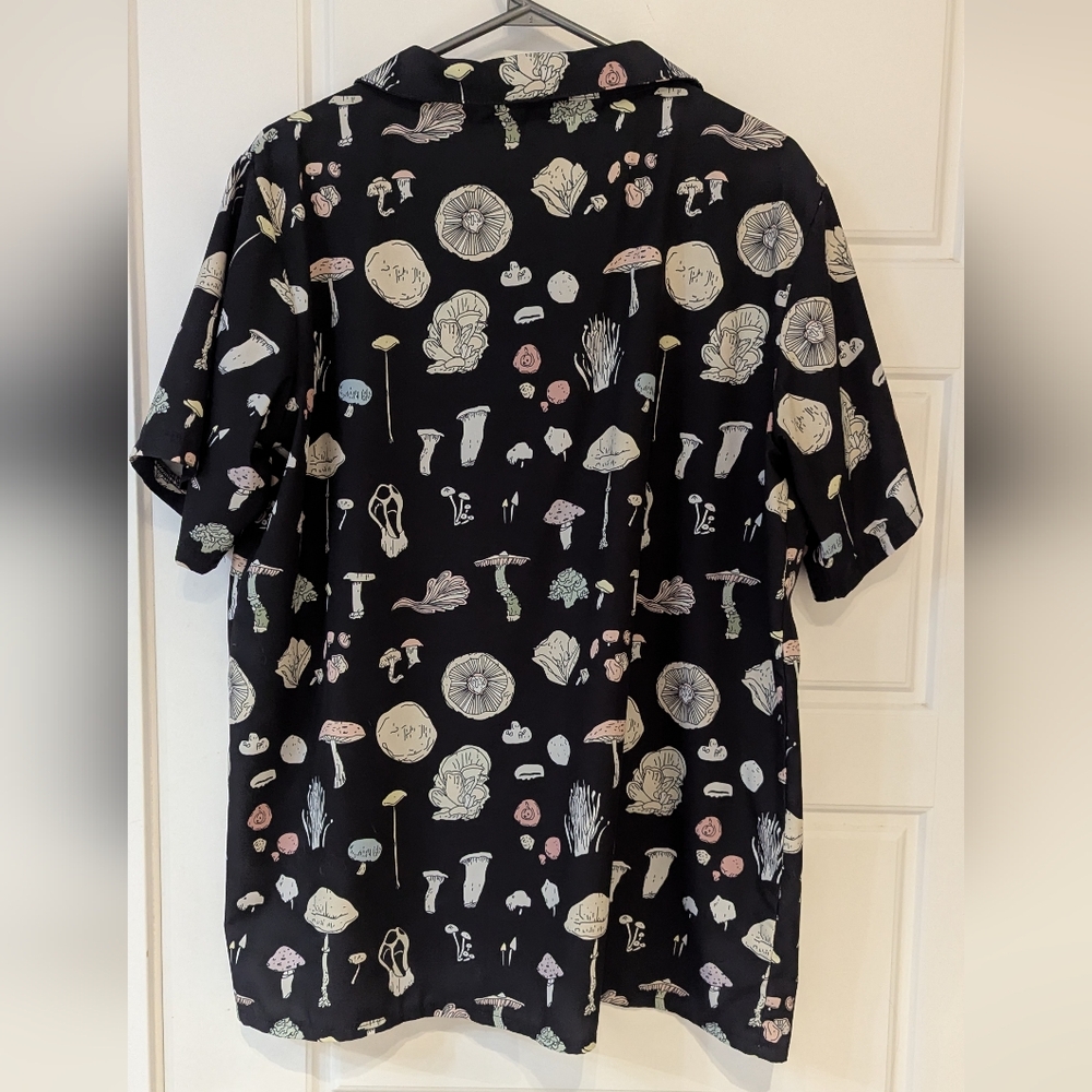 Shirt - Picture 4 of 6
